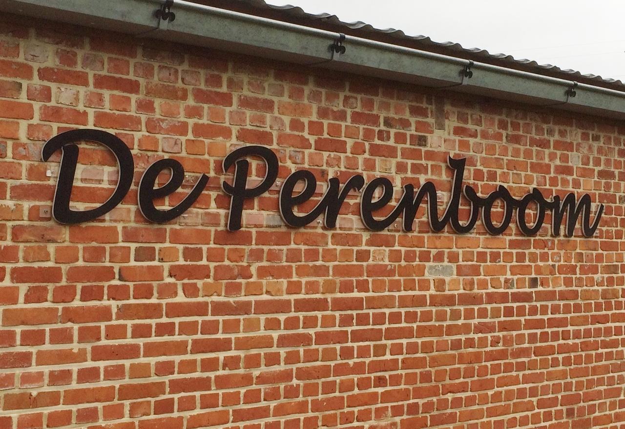 Отель De Perenboom Belsele Экстерьер фото